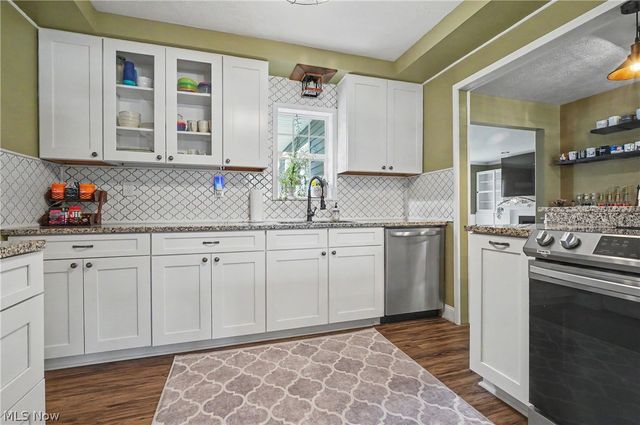 1223 Aurora Hill Drive, Aurora, OH 44202