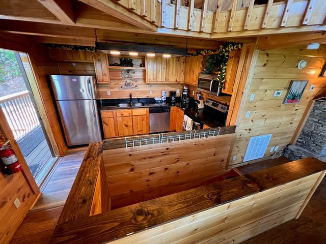 2203 Foxberry Way, Sevierville, TN 37876