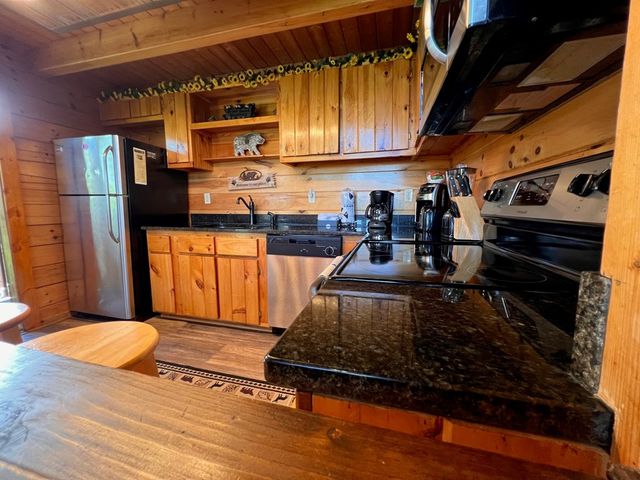 2203 Foxberry Way, Sevierville, TN 37876