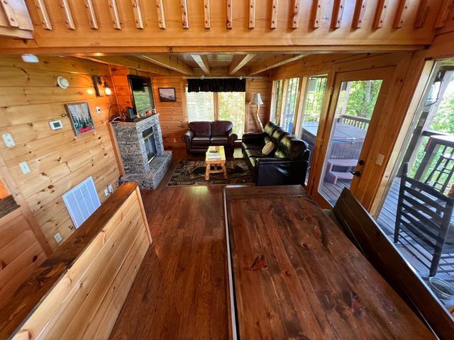 2203 Foxberry Way, Sevierville, TN 37876