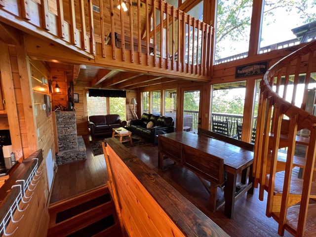 2203 Foxberry Way, Sevierville, TN 37876