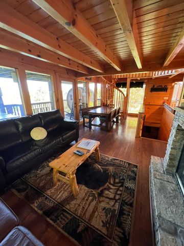 2203 Foxberry Way, Sevierville, TN 37876