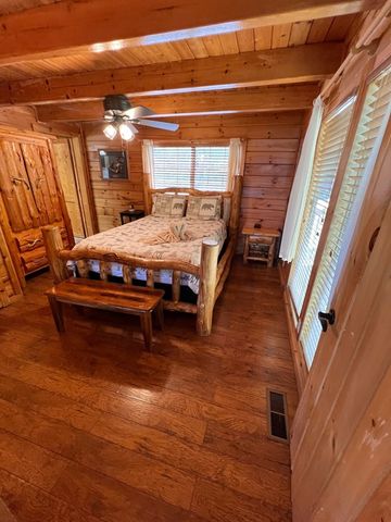 2203 Foxberry Way, Sevierville, TN 37876