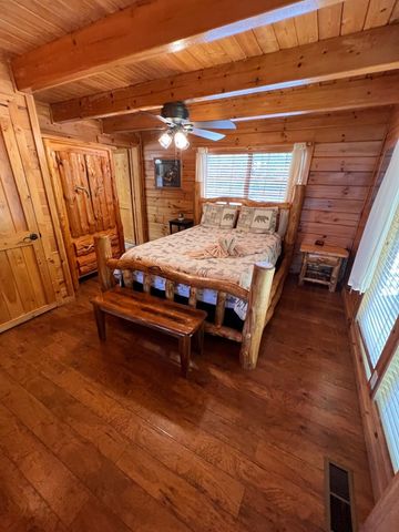 2203 Foxberry Way, Sevierville, TN 37876