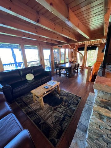 2203 Foxberry Way, Sevierville, TN 37876