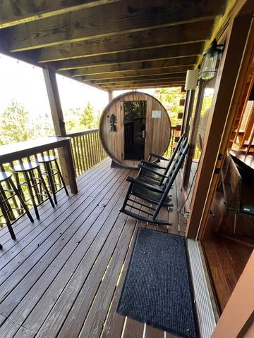 2203 Foxberry Way, Sevierville, TN 37876