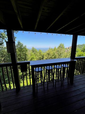 2203 Foxberry Way, Sevierville, TN 37876