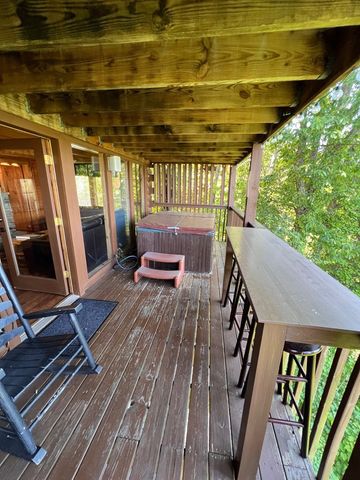 2203 Foxberry Way, Sevierville, TN 37876