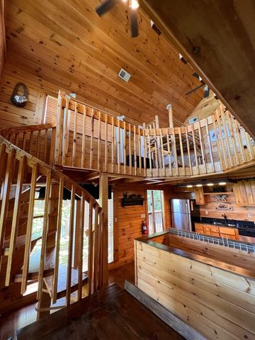 2203 Foxberry Way, Sevierville, TN 37876