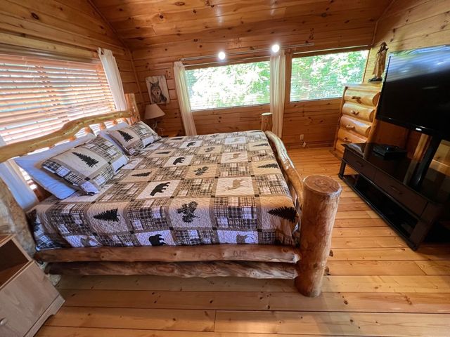 2203 Foxberry Way, Sevierville, TN 37876