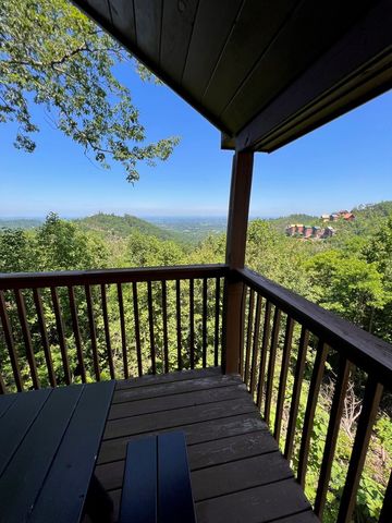 2203 Foxberry Way, Sevierville, TN 37876