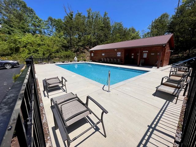 2203 Foxberry Way, Sevierville, TN 37876