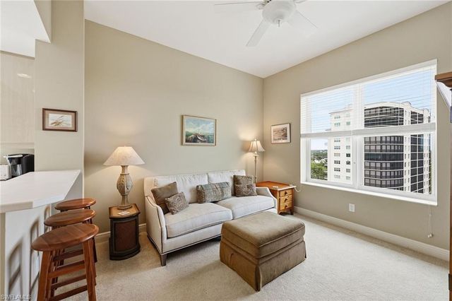 420 Cove Tower DR 1404, Naples, FL 34110