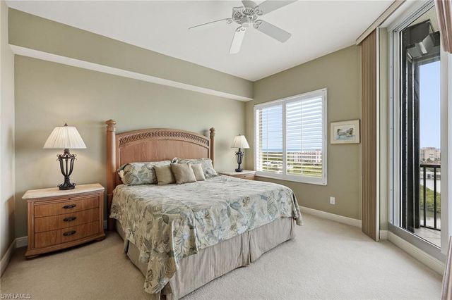 420 Cove Tower DR 1404, Naples, FL 34110