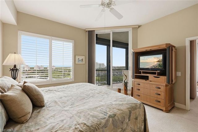 420 Cove Tower DR 1404, Naples, FL 34110