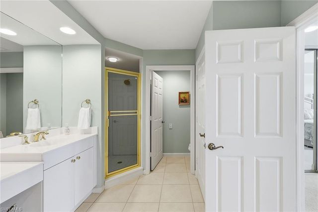 420 Cove Tower DR 1404, Naples, FL 34110