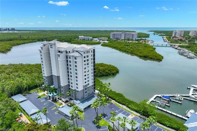 420 Cove Tower DR 1404, Naples, FL 34110