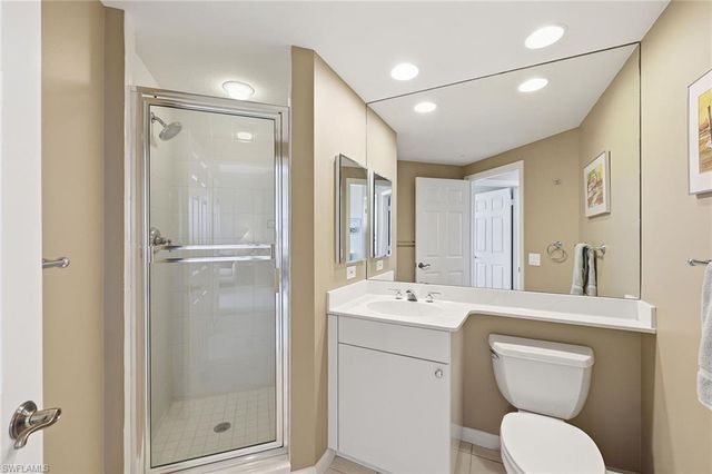 420 Cove Tower DR 1404, Naples, FL 34110