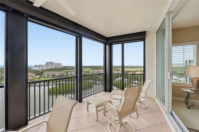420 Cove Tower DR 1404, Naples, FL 34110