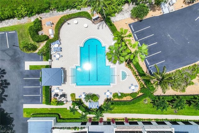 420 Cove Tower DR 1404, Naples, FL 34110