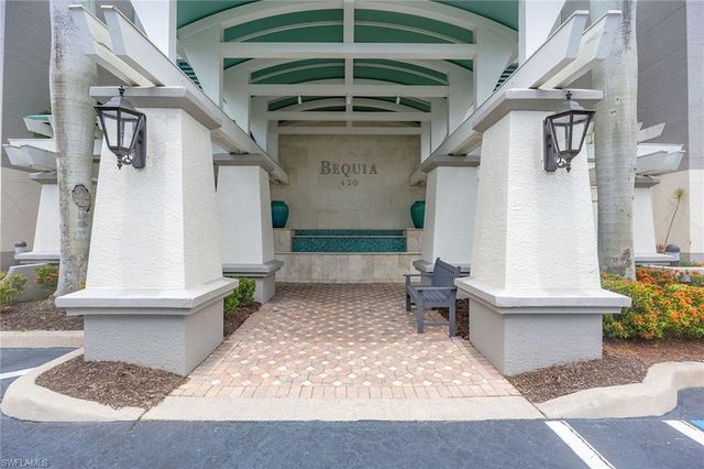 420 Cove Tower DR 1404, Naples, FL 34110
