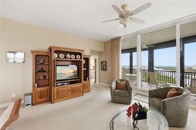 420 Cove Tower DR 1404, Naples, FL 34110