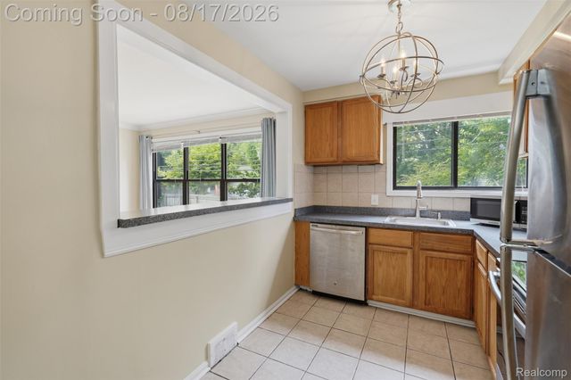 25863 Woodward Avenue 103, Royal Oak, MI 48067
