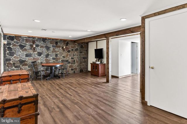 9056 BROOK FORD RD, Burke, VA 22015