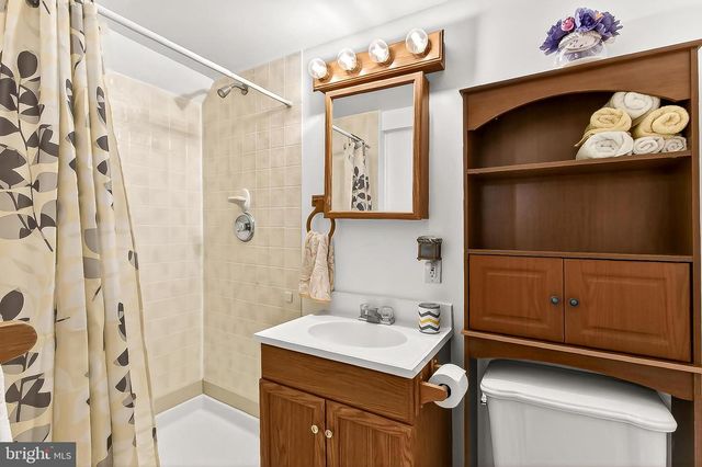 9056 BROOK FORD RD, Burke, VA 22015