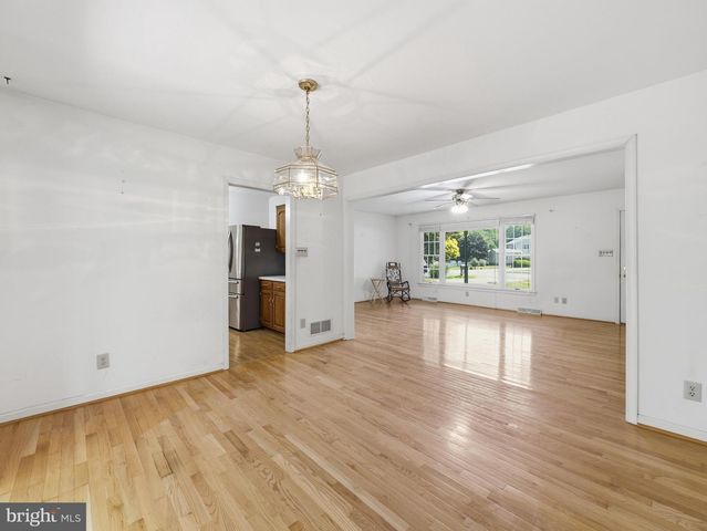 11302 CROFTON CIRCLE, Waynesboro, PA 17268