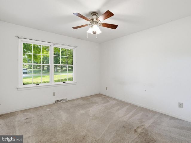 11302 CROFTON CIRCLE, Waynesboro, PA 17268