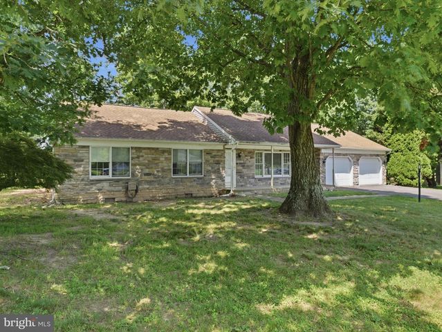11302 CROFTON CIRCLE, Waynesboro, PA 17268