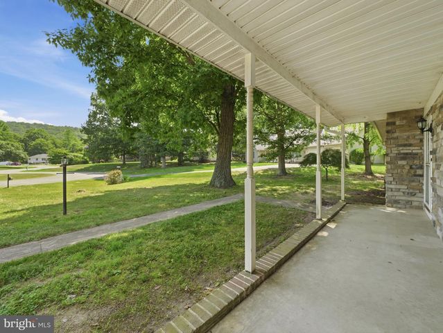 11302 CROFTON CIRCLE, Waynesboro, PA 17268