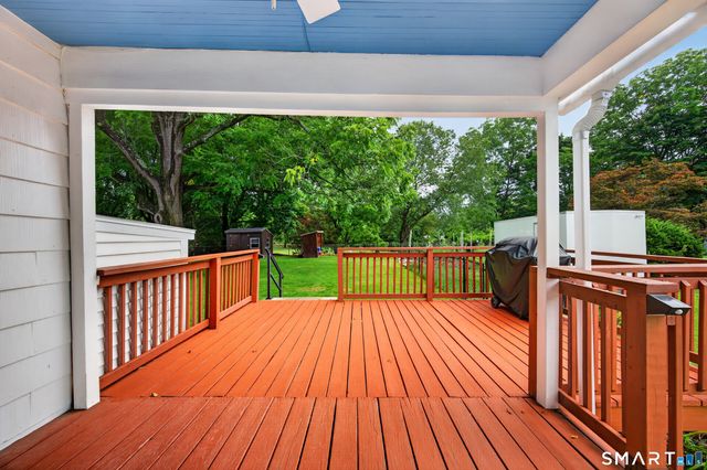 29 Miner Avenue, Waterford, CT 06385