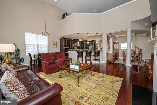 44 HARDWICK DRIVE, Kendall Park, NJ 08824