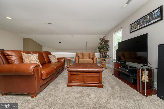 44 HARDWICK DRIVE, Kendall Park, NJ 08824