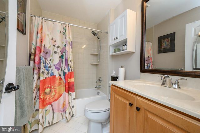 44 HARDWICK DRIVE, Kendall Park, NJ 08824