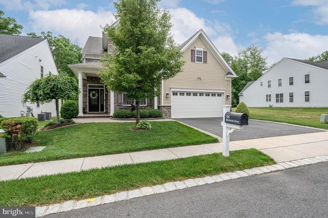 44 HARDWICK DRIVE, Kendall Park, NJ 08824