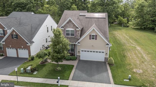 44 HARDWICK DRIVE, Kendall Park, NJ 08824