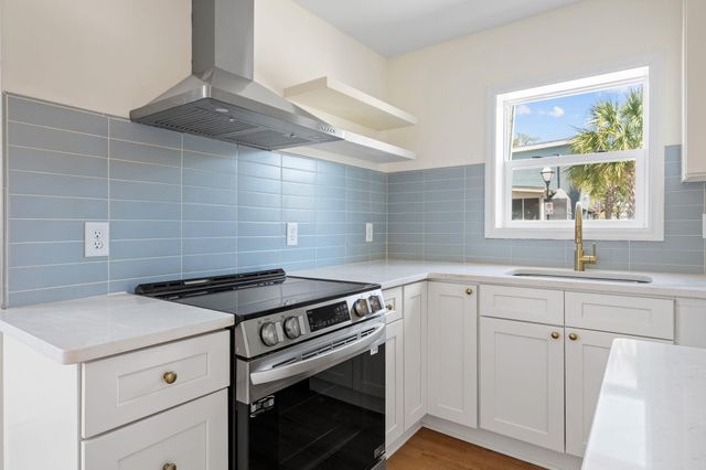 36 Isabella Street, Charleston, SC 29403