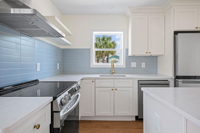 36 Isabella Street, Charleston, SC 29403