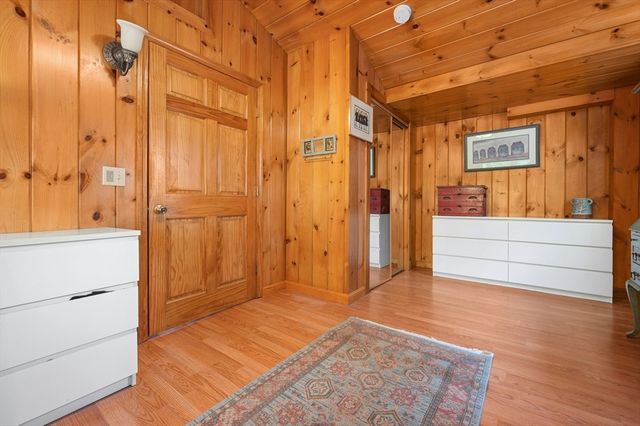 89 Lakeview Ave, Bellingham, MA 02019