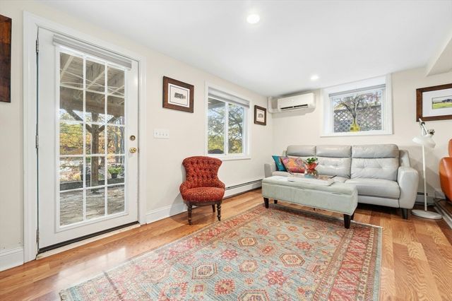 89 Lakeview Ave, Bellingham, MA 02019