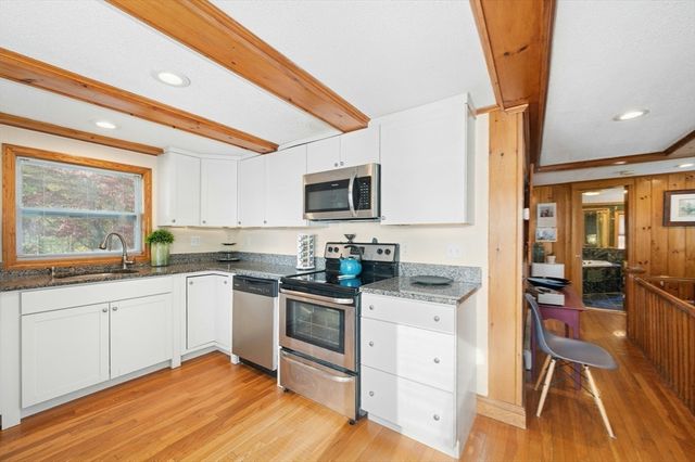 89 Lakeview Ave, Bellingham, MA 02019