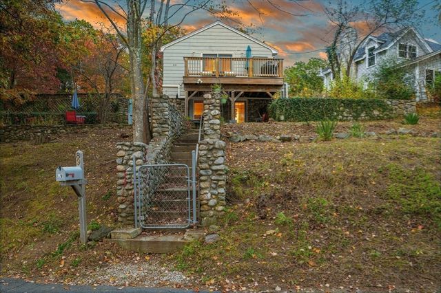 89 Lakeview Ave, Bellingham, MA 02019