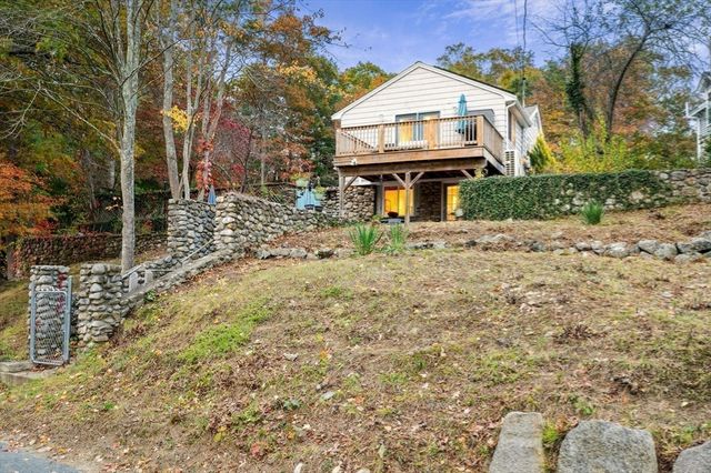 89 Lakeview Ave, Bellingham, MA 02019