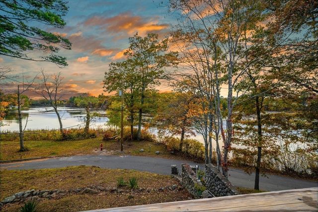 89 Lakeview Ave, Bellingham, MA 02019