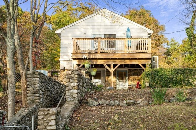 89 Lakeview Ave, Bellingham, MA 02019