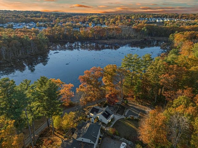 89 Lakeview Ave, Bellingham, MA 02019