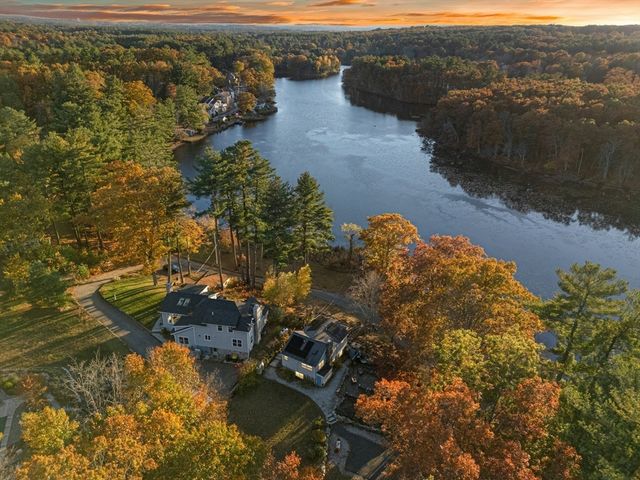 89 Lakeview Ave, Bellingham, MA 02019